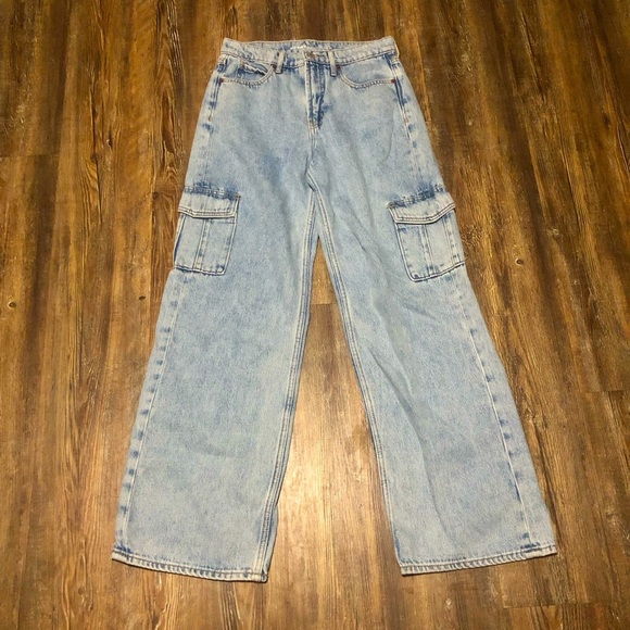 Old Navy Sky Hi Wide Leg Jeans Women's 0 Drapey Cargo Denim in Derby Wash - Picture 1 of 7